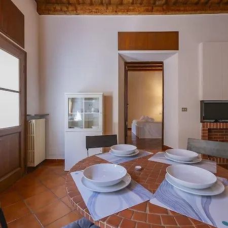 Youhosty - Ripa5 C Apartment